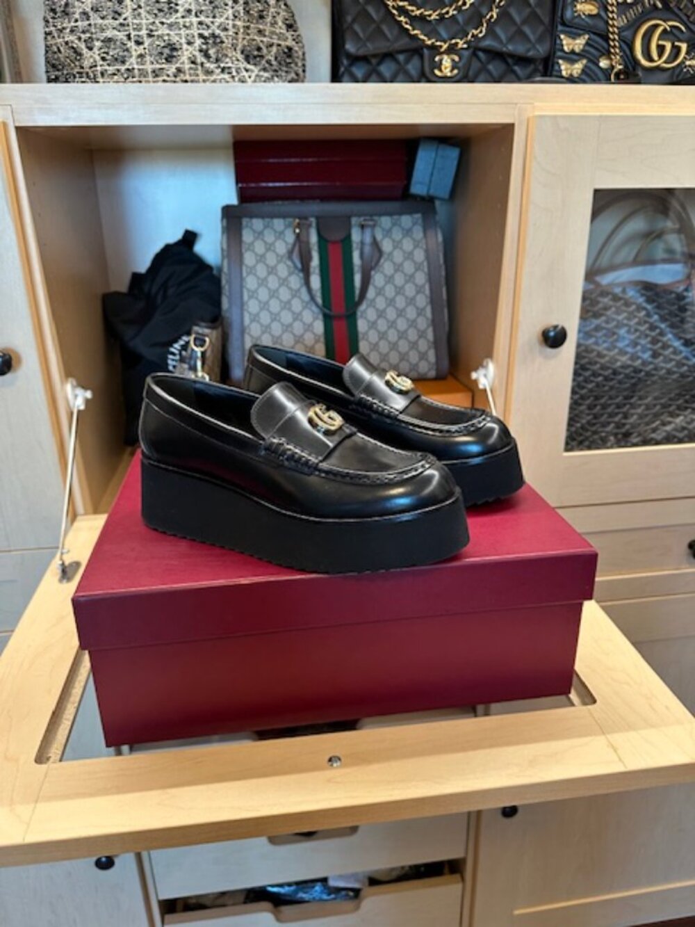 Gucci Black Size 7.5 Leather Loafers Brand New in Box
